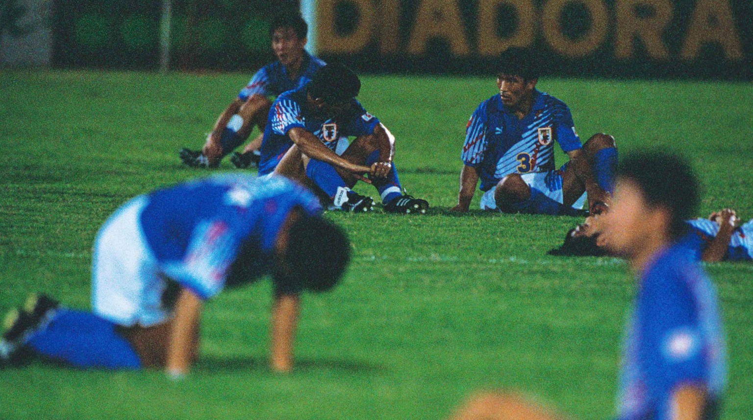 Japan team, 
OCTOBER 28, 1993 - Football : A dejected Japan players during the Asian World Cup Qualify match between Japan 2-2 Iraq at Al Ali, Doha, Qatar. 
(Photo by Katsuro Okazawa/AFLO) [0942]