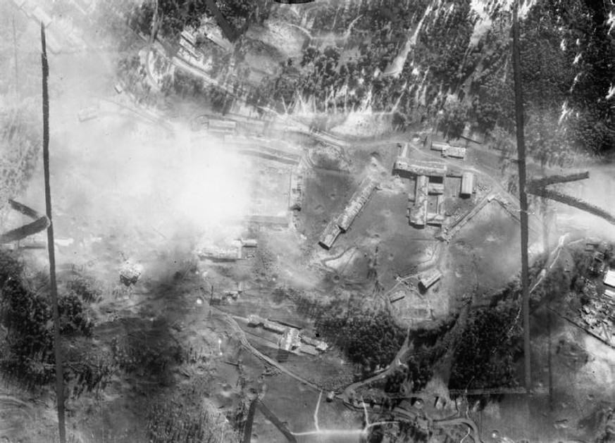 Royal Air Force Bomber Command, 1942-1945.
Vertical aerial photograph taken during the daylight raid on Adolf Hitler&#039;s chalet complex and the SS guard barracks at Obersalzberg near Berchtesgaden, ...