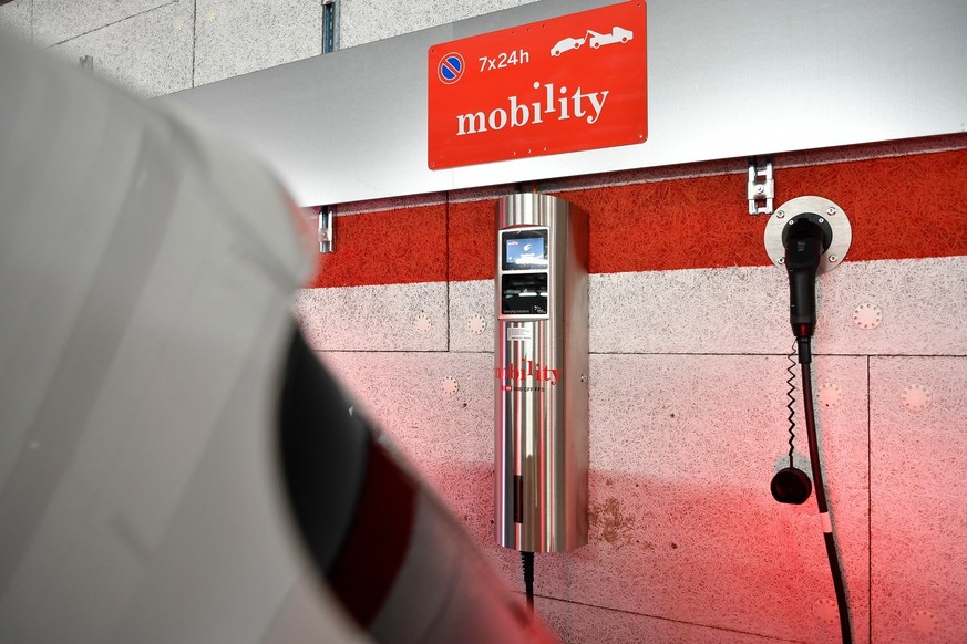 IMAGE DISTRIBUTED FOR MOBILITY FOR EDITORIAL USE ONLY - Mobility stellt 150 E-Autos auf SBB-Parkplaetze an Bahnhoefen in der ganzen Schweiz. // Weiterer Text ueber ots und http://presseportal.ch/de/pm ...