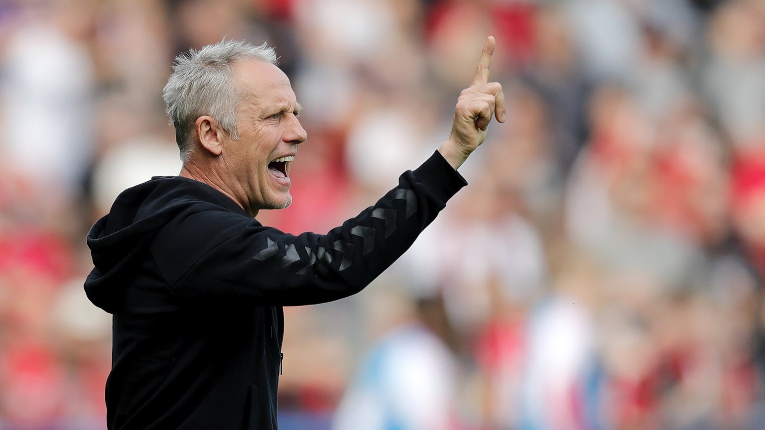 epa06699031 Freiburg&#039;s head coach Christian Streich reacts during the German Bundesliga soccer match between SC Freiburg and FC Cologne in Freiburg, Germany, 28 April 2018. EPA/RONALD WITTEK (EMB ...