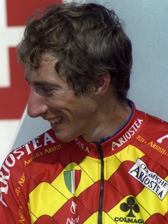 Marco Saligari, links, gewinnt die Tour de Suisse, vor seinem Manschaftskollegen Rolf Jaermann, aufgenommen am 24. Juni 1993 in Zuerich. (KEYSTONE/Str)