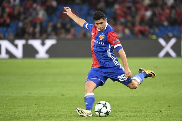 Basel&#039;s Blas Riveros in action during an UEFA Champions League Group stage Group A matchday 2 soccer match between Switzerland&#039;s FC Basel 1893 and Portugal&#039;s SL Benfica in the St. Jakob ...
