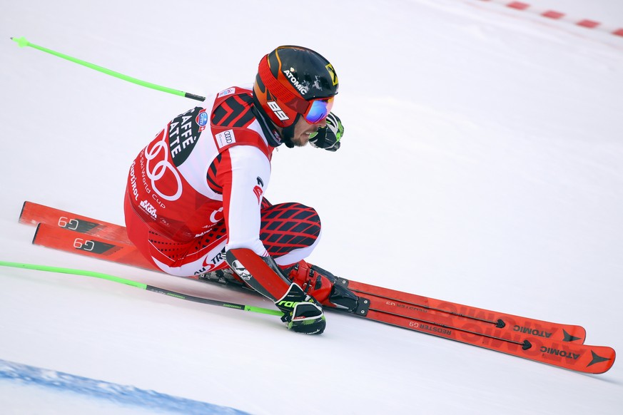 130Austria&#039;s Marcel Hirscher speeds down the course during a men&#039;s World Cup Giant Slalom, in Alta Badia, Italy, Sunday, Dec. 16, 2018. (AP Photo/Alessandro Trovati)
