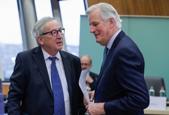 epa07416478 European Commission President Jean-Claude Juncker (L) and EU Brexit European Commission&#039;s Chief Negotiator Michel Barnier (R) attend the weekly college meeting of the European Commiss ...