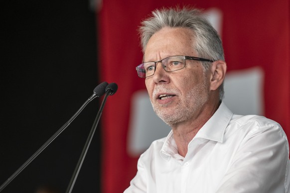 Peter Riebli, Landrat SVP (BL), spricht an der Delegiertenversammlung der Schweizerischen Volkspartei (SVP), in Les Bugnenets, am Samstag, 23. Juni 2018. (KEYSTONE/Patrick Huerlimann)