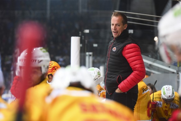 Bienne&#039;s head coach Antti Toermaenen during the regular season game of the National League Swiss Championship 2018/19 between HC Ambrì Piotta and EHC Biel, at the ice stadium Valascia in Ambrì, S ...
