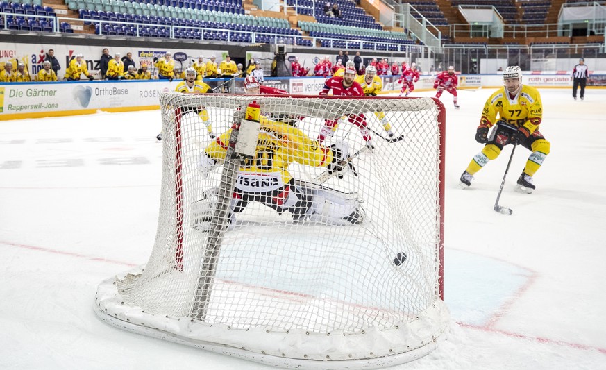 Das Tor zum 3-1 im Eishockey Spiel der National League zwischen den Rapperswil Jona Lakers und dem SC Bern, am Dienstag, 2. Februar 2021, in der St. Galler Kantonalbank Arena, in Rapperswil-Jona. (KEY ...