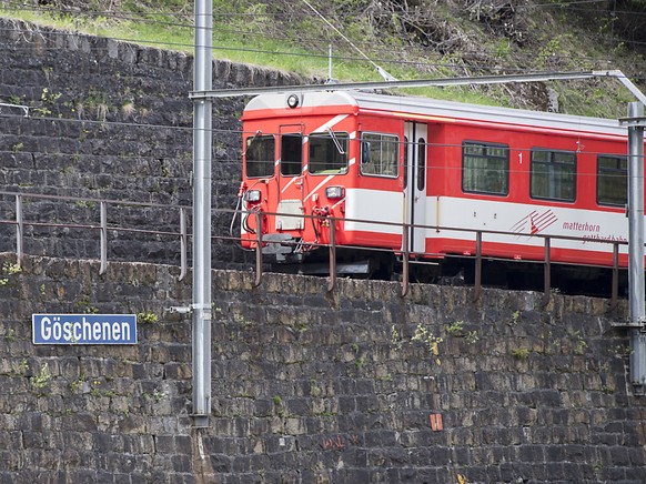 Ein Personenzug der Matterhorn-Gotthard-Bahn beim Bahnhof in Göschenen im Kanton Uri. (Archivbild)