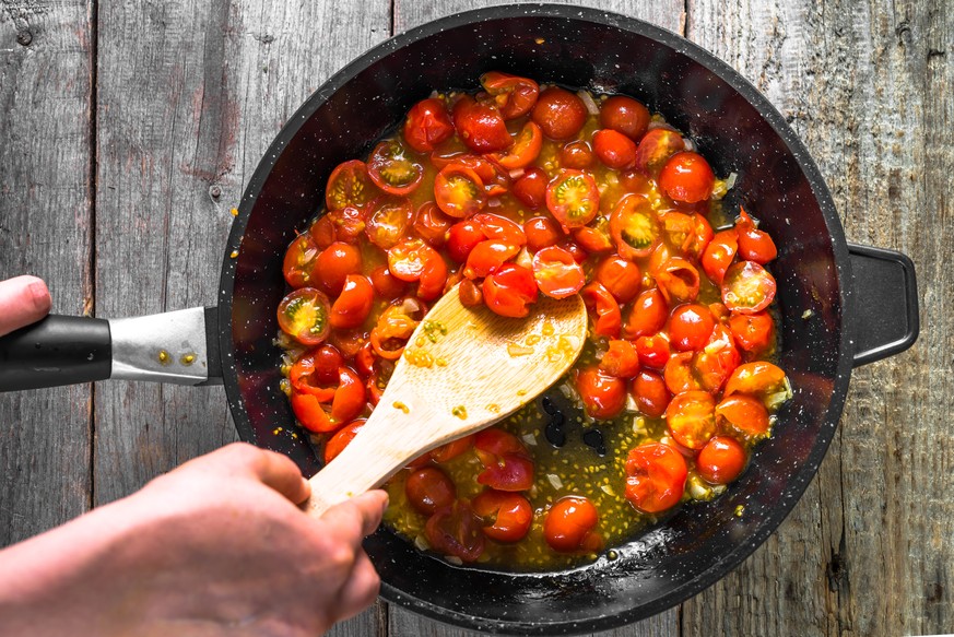 cherry tomaten pomodorini pacchini sugo kochen essen food gemüse sauce pasta
