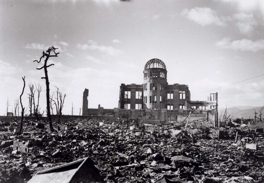 epa02271796 (FILES) A handout photograph of the Hiroshima A-bomb Dome photographed by the U.S. military following the atomic bomb drop on Hiroshima that killed over 140,000 people on 06 August 1945. T ...