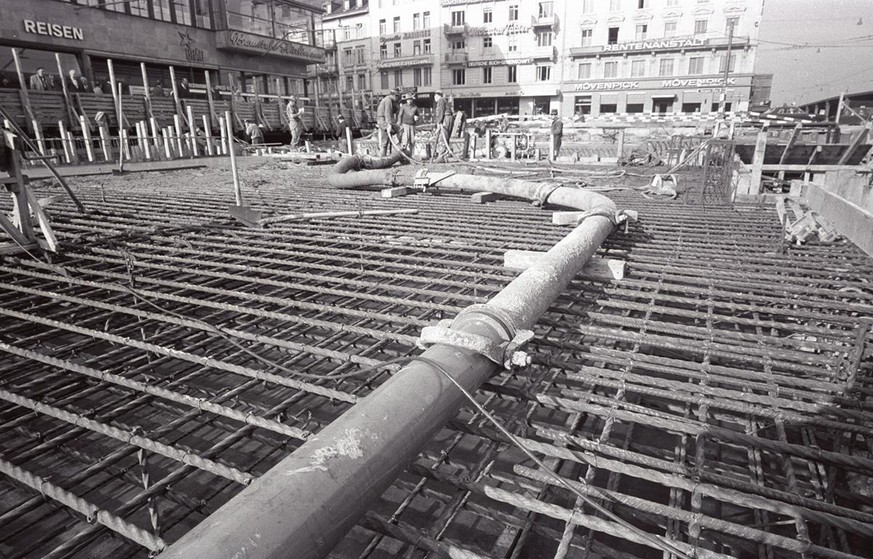 Baustelle unter dem Bahnhofvorplatz, 1967.