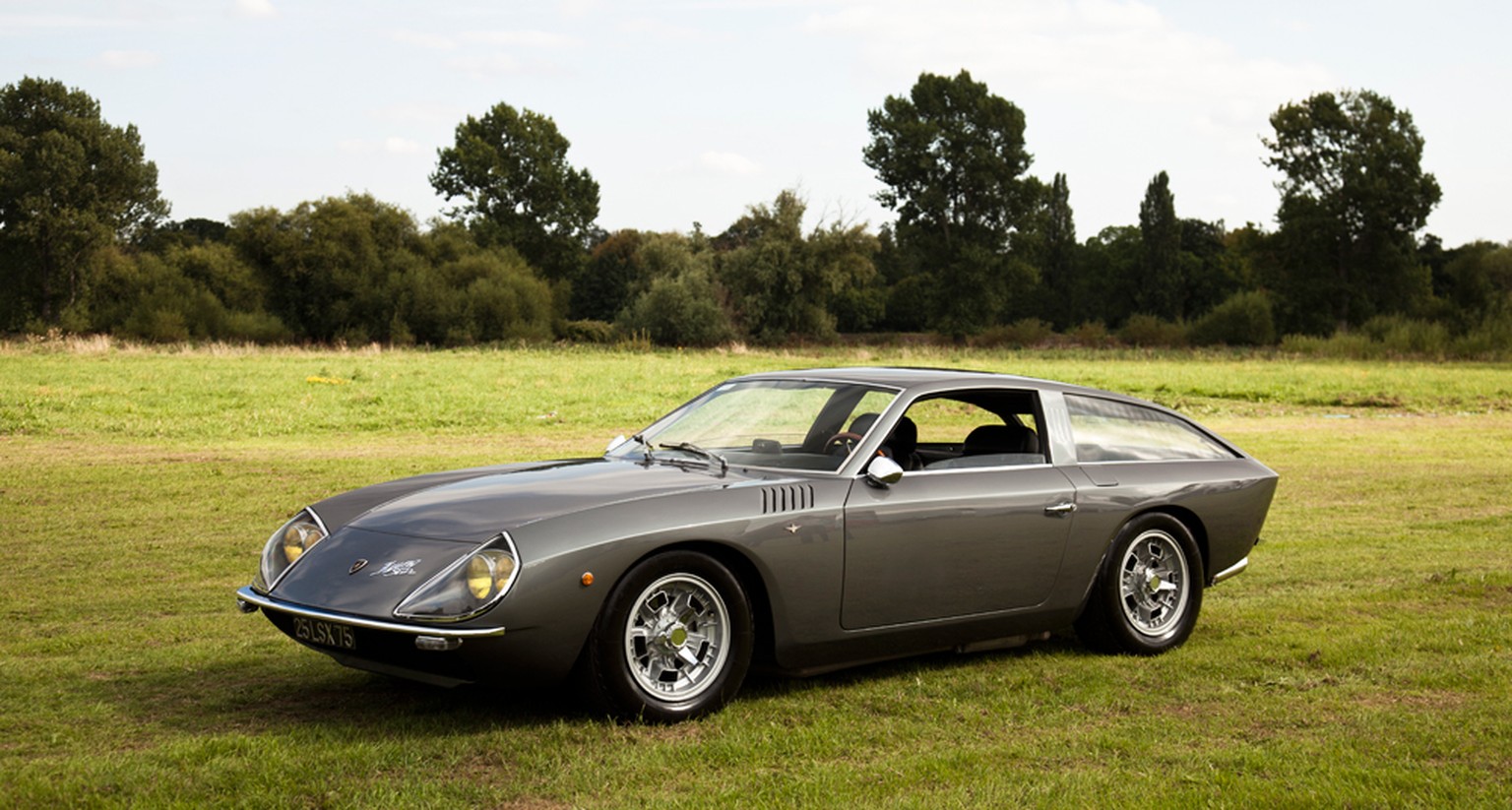 Lamborghini 400GT Flying Star II shooting brake 1966 retro auto https://www.classicdriver.com/en/article/cars/why-did-they-never-build-these-shooting-brakes