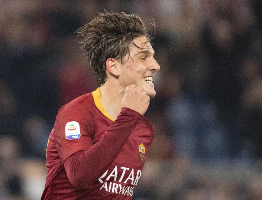 epa07483385 Roma&#039;s Nicolo Zaniolo jubilates after scoring the 1-1 goal during Italian Serie A soccer match between AS Roma and ACF Fiorentina at Olimpico stadium in Rome, Italy, 03 April 2019. EP ...