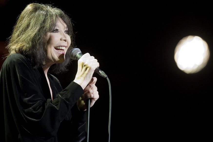 epa08691647 (FILE) - French singer Juliette Greco performs on the Miles Davis Hall during the 46th Montreux Jazz Festival in Montreux, Switzerland, 08 July 2012. According to reports Juliette Greco di ...