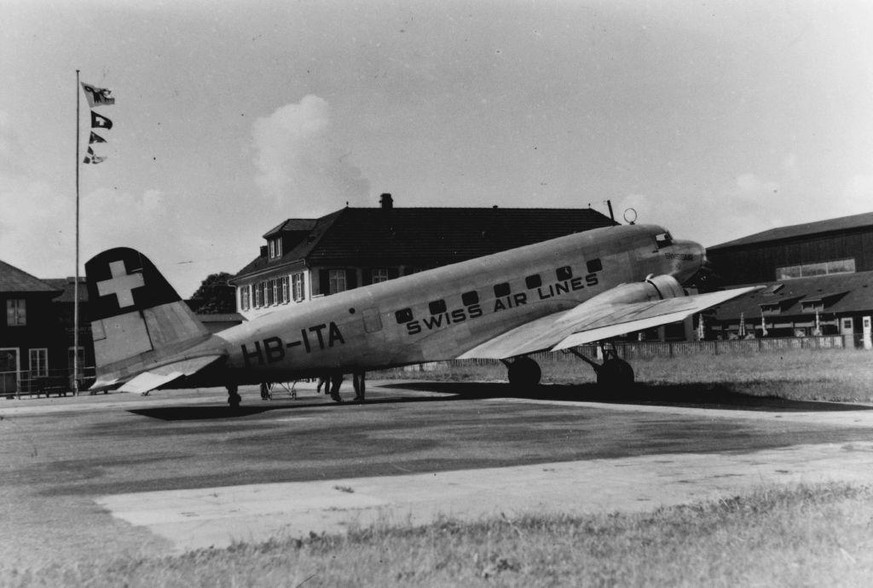 Douglas DC-2 115-B, HB-ITA am Boden in Basel-Sternenfeld