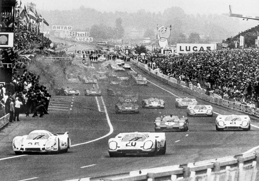Der Start zum 38. 24-Stunden-Rennen von Le Mans, Frankreich, aufgenommen am 13. Juni 1970. (KEYSTONE/Str)