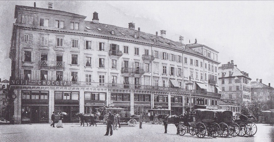 Kutschen statt Tram – und «Sprüngli» war schon da: der Paradeplatz 1885.&nbsp;