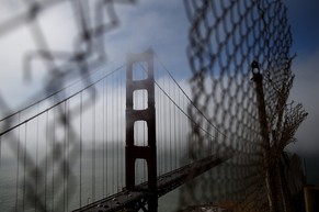 Schon mehr als 1500 Menschen sprangen: Der Abgrund der Golden Gate Bridge soll mit Netzen ausgestattet werden.&nbsp;