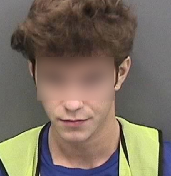 Das Hillsborough County Sheriff's Office im US-Bundesstaat Florida hat ein Foto des Tatverdächtigen veröffentlicht. Watson zeigt es nur verpixelt.