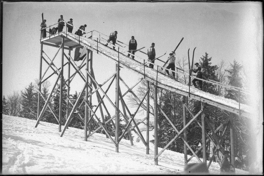 1932: Skispringen am Gurten.