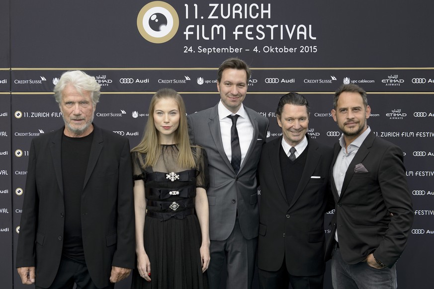 Jürgen Prochnow, Nora von Waldstätten, Regisseur Stephan Rick, Autor Martin Suter und Moritz Bleibtreu bei der Premiere von «Die dunkle Seite des Mondes» beim Zürich Film Festival im Oktober 2015.