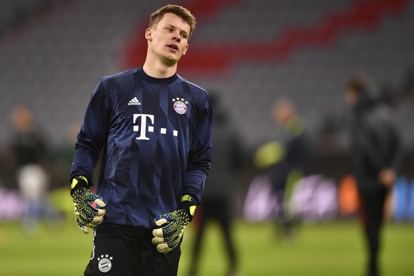 epa09080600 Bayern&#039;s goalkeeper Alexander Nuebel warms up prior to the UEFA Champions League round of 16, second leg soccer match between Bayern Munich and SS Lazio in Munich, Germany, 17 March 2 ...