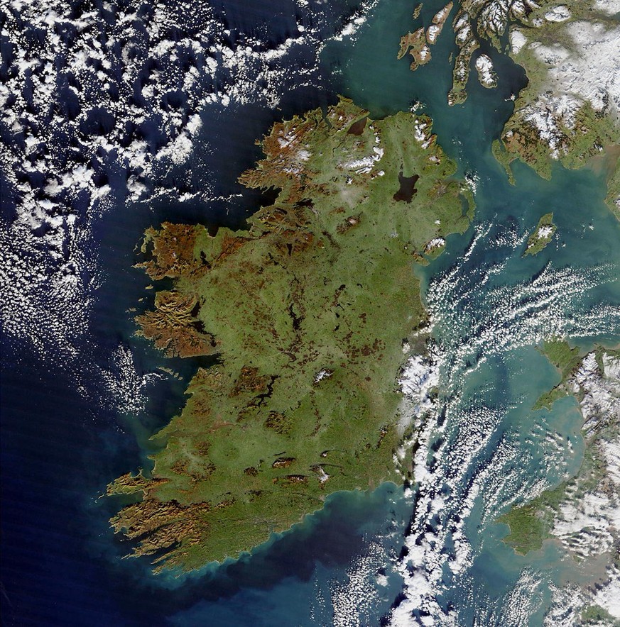 This NASA Terra satellite Moderate Resolution Imaging Spectroradiometer (MODIS) image released 17 January 2003 shows Ireland as it appeared 04 January. The rugged cliffs that mark the island&#039;s we ...