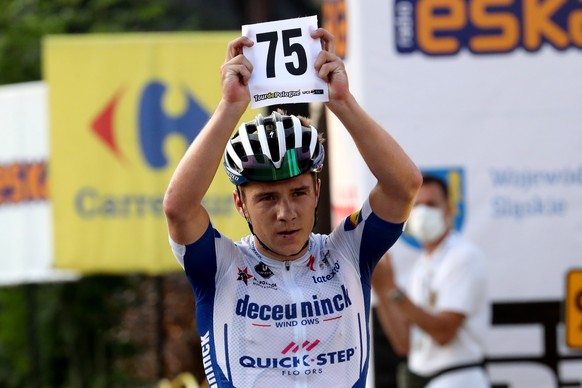 epa08592110 Belgian cyclist Remco Evenepoel of Deceuninck-Quick Step celebrates winning the 4th stage of Tour de Pologne cycling race, over 152,9 km between Bukovina Resort and Bukowina Tatrzanska, in ...