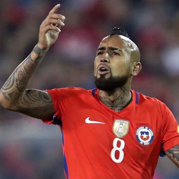 epa06247177 Arturo Vidal of Chile reacts during the 2018 FIFA World Cup Conmebol qualification match between Chile and Ecuador at the Monumental Stadium in Santiago, Chile, 05 October 2017. EPA/MARIO  ...