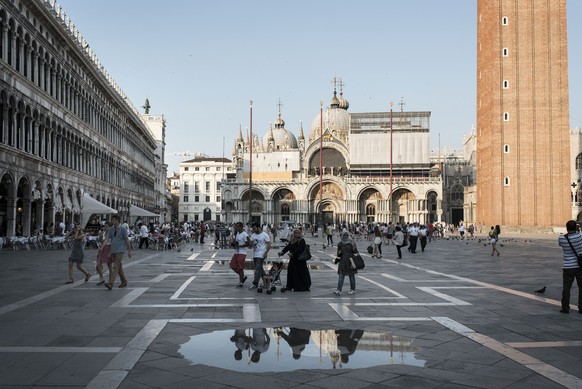 Piazza San Marco, pictured on June 20, 2013, in Venice, Italy. (KEYSTONE/Christian Beutler)

Der Markusplatz (Piazza San Marco), aufgenommen am 20. Juni 2013, in Venedig, Italien. (KEYSTONE/Christian  ...