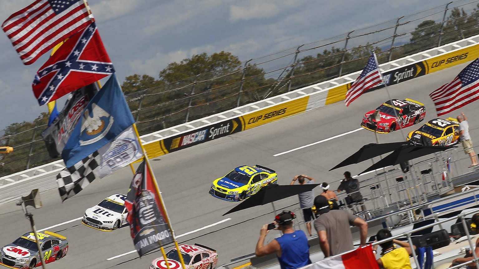 June 10, 2020: FILE: NASCAR, Motorsport, USA on Wednesday said it is banning the display of the Confederate flag at all events and properties of the auto racing giant. PICTURED: Oct. 23, 2015, Tallade ...
