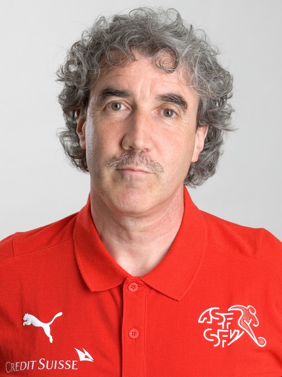 Portrait von Yves Debonnaire, Trainer der Schweizer U17 Nationalmannschaft, aufgenommen am Dienstag, 22. April, 2008 im Stade St. Leonard, Freiburg. (KEYSTONE/Alessandro della Valle)