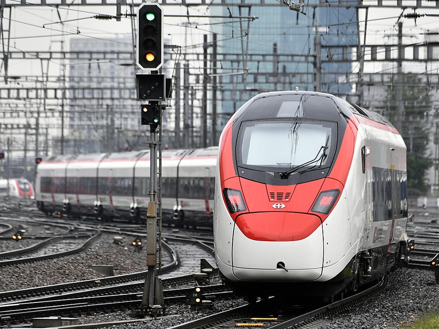Stadler Rail könnte einen grösseren Auftrag aus Berlin erhalten. Im Bild: Stadler Gotthardzug Giruno. (Archivbild)