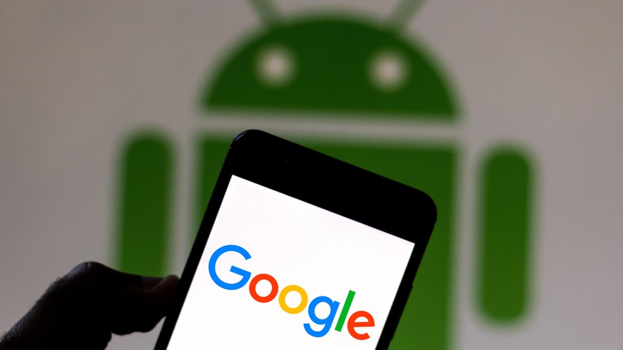 Datenkrake Google: Der Konzern hinter dem Android-Betriebssystem soll zu viele Nutzerdaten transferieren. Über das Mobilnetz.