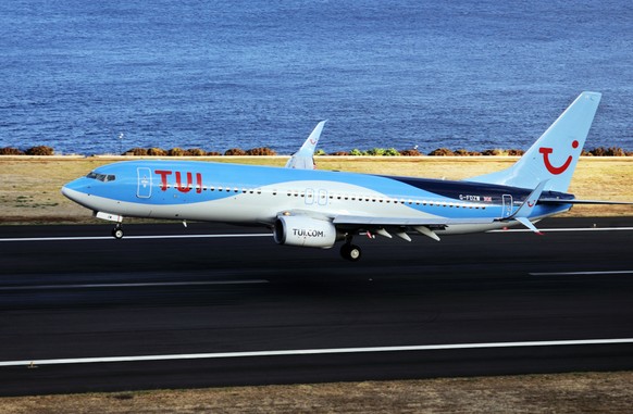 Eine Boeing 737 auf Madeira.