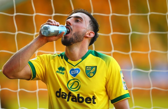 epa08506701 Josip Drmic of Norwich takes a drink during the English Premier League soccer match between Norwich City and Everton FC in Norwich, Britain, 24 June 2020. EPA/JULIAN FINNEY / NMC / POOL ED ...