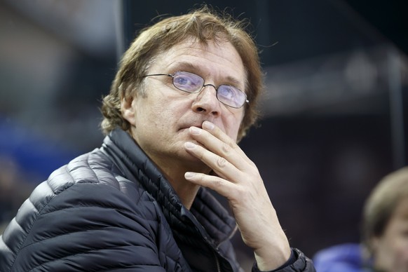 Davos&#039; Head coach Arno Del Curto looks disappointed, during the Swiss Ice Hockey Cup quarter final game between Geneve-Servette HC and HC Davos, at the ice stadium Les Vernets, in Geneva, Switzer ...