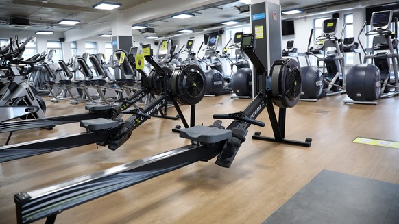 epa08932917 View of an empty fitness gym center closed due to coronavirus restrictions in Warsaw, Poland, 12 January 2021. Poland is under a nationwide quarantine from 28 December 2020 to 31 January 2 ...