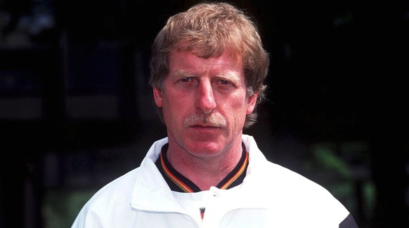 GERMANY - MAY 21: FUSSBALL: DFB - NATIONALMANNSCHAFT 21.5.96, Erich RUTEMOELLER/Co - Trainer GER (Photo by Bongarts/Getty Images)