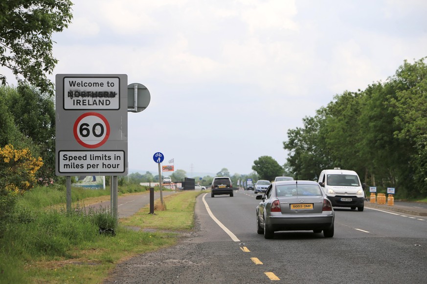 epa06778640 Traffic drive into County Derry/Londonderry Northern Ireland from and County Donegal, in the Irish Republic, 01 June 2018. Northern Ireland could be given joint EU and UK status and a &#03 ...