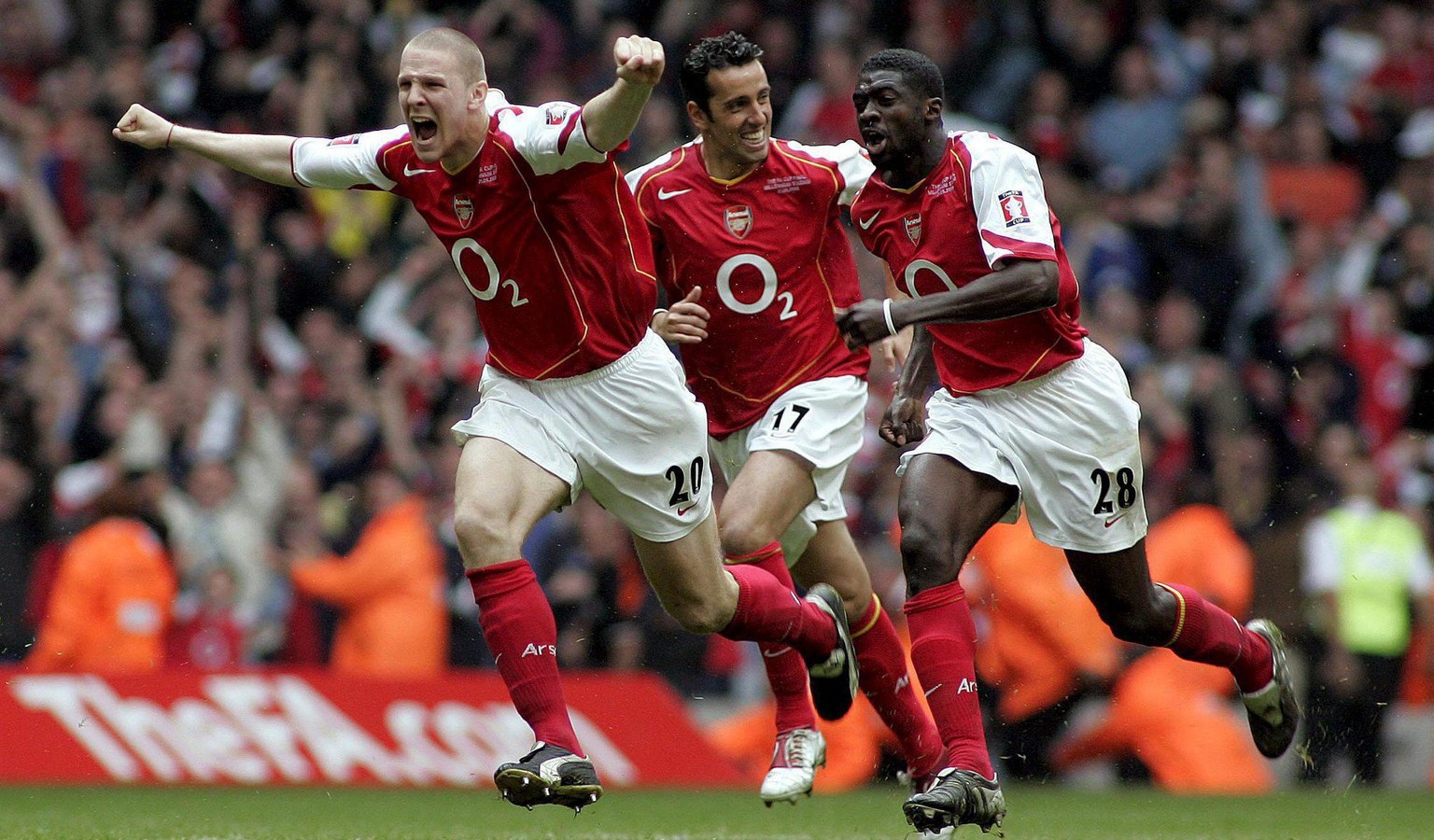 Arsenal&#039;s Philippe Senderos (L) leads the celebrations followed by Edu and Kolo Toure in the FA Cup Final at the Millennium Stadium, Cardiff, 21 May, 2005. Arsenal won the FA Cup for the 10th tim ...
