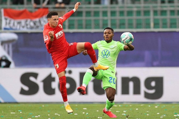 Ridle Baku VfL Wolfsburg, Ruben Vargas FC Augsburg DFL REGULATIONS PROHIBIT ANY USE OF PHOTOGRAPHS AS IMAGE SEQUENCES AND/OR QUASI-VIDEO. *** Ridle Baku VfL Wolfsburg , Ruben Vargas FC Augsburg DFL RE ...