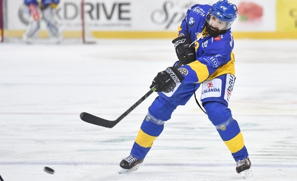 Daniel Rahimi von Davos, beim Eishockey-Qualifikationsspiel der National League A zwischen dem HC Davos und dem Lausanne HC, am Freitag, 14. Oktober 2016, in der Vaillant Arena in Davos. (KEYSTONE/Gia ...