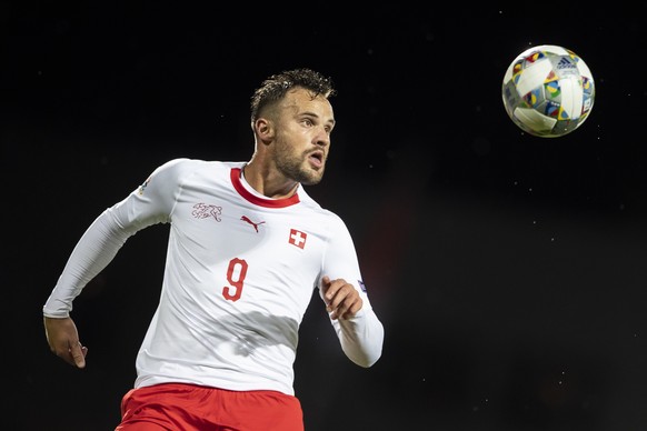 epa07095854 Switzerland&#039;s Haris Seferovic in action during the UEFA Nations League soccer match between Iceland and Switzerland at the Laugardalsvoellur stadium in Reykjavik, Iceland, 15 October  ...