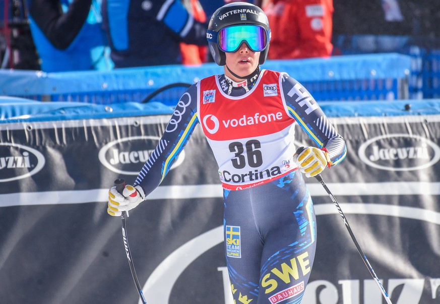 epa07297305 Lisa Hoernblad of Sweden reacts in the finish area during the women&#039;s Downhill race of the FIS Alpine Skiing World Cup in Cortina d&#039;Ampezzo, Italy, 18 January 2019. EPA/ERICH SPI ...