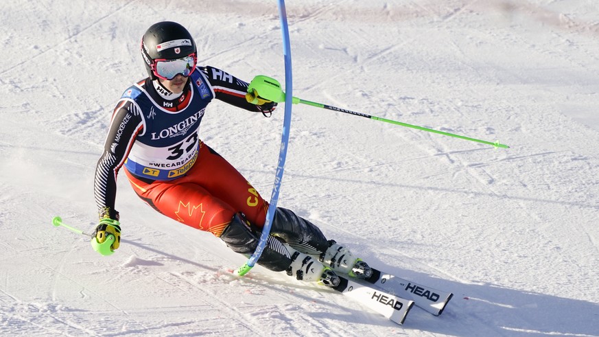 Canada&#039;s James Crawford competes in the slalom portion of the men&#039;s combined race, at the alpine ski World Championships, in Cortina d&#039;Ampezzo, Italy, Monday, Feb. 15, 2021. (AP Photo/G ...