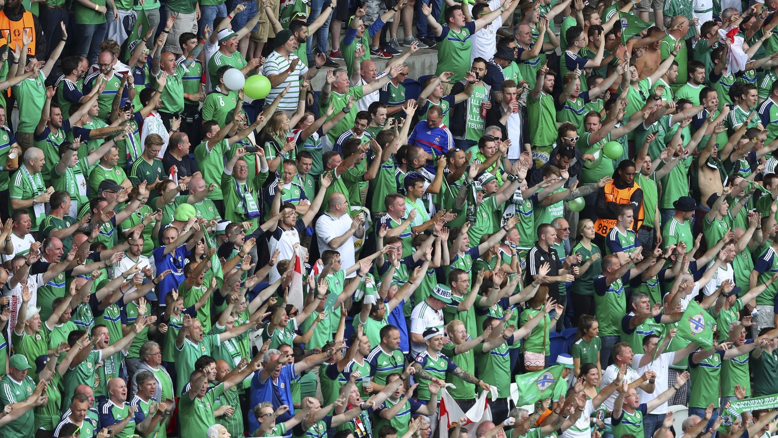 Northern Ireland supporters cheer prior to the Euro 2016 Group C soccer match between Northern Ireland and Germany at the Parc des Princes stadium in Paris, France, Tuesday, June 21, 2016. (AP Photo/T ...