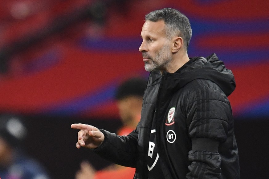 epa08730367 Wales&#039; head coach Ryan Giggs reacts during the international friendly soccer match between England and Wales in London, Britain, 08 October 2020. EPA/Glyn Kirk / POOL