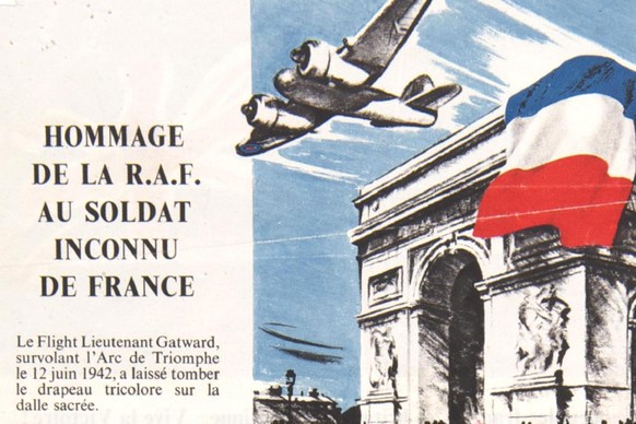 gatward royal air force 12 juni 1944 l&#039;arc de triomphe paris tricolore frankreich zweiter weltkrieg luftfahrt luftkampf https://twitter.com/hashtag/RAFMVideo
