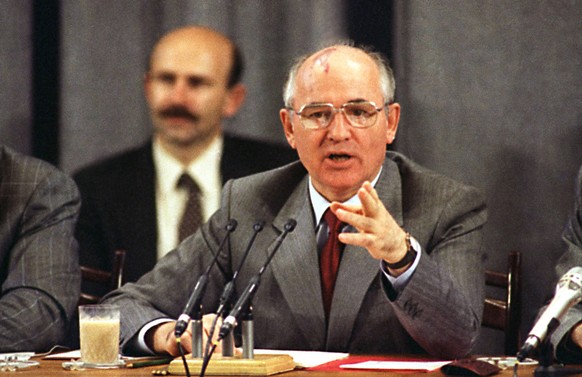 Soviet Secretary General Mikhail Gorbachev points out during his news conference in Moscow, Wednesday, June 1, 1988 after and U.S. President Ronald Reagan signed the agreement banning intermediate ran ...